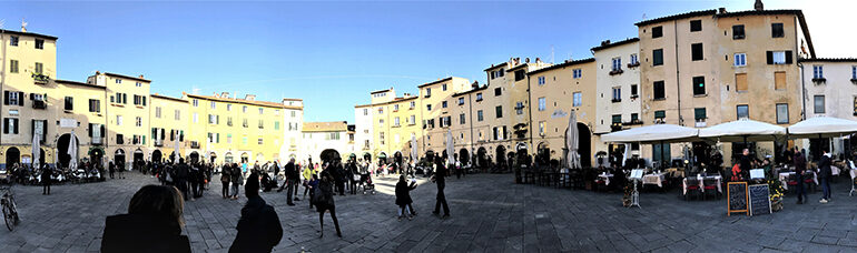PIAZZA ANFITEATRO LUCCA