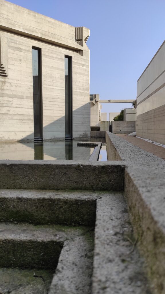 La Tomba Brion tra i luoghi del FAI presente nella guida del Veneto.